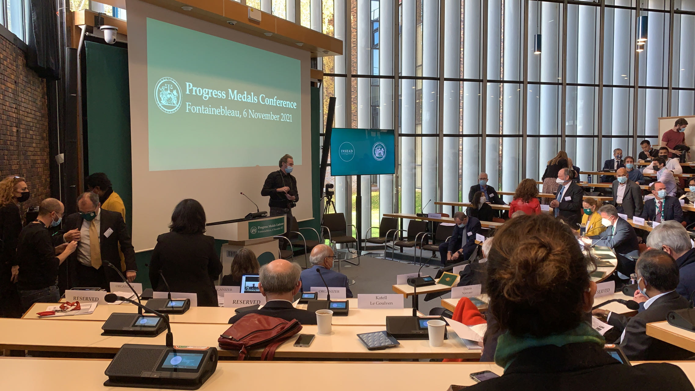 在培养CEO最多的学校读书，是种什么体验？INSEAD学姐就读分享