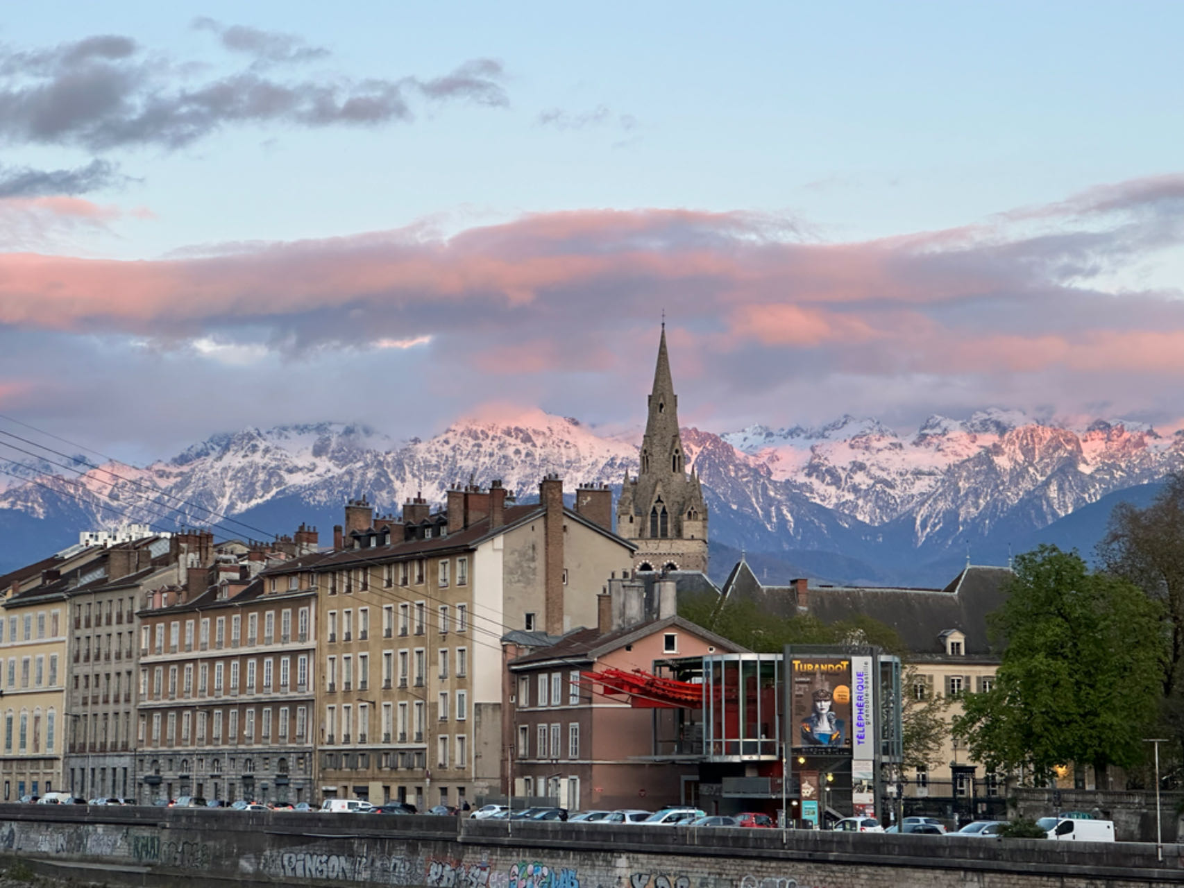 在法国外省Top1的公立大学就读，是怎样的体验？学长说："逃离"巴黎，其实也不错！